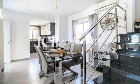 Resale - Townhouse -
Algorfa