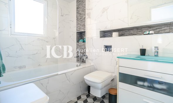 Resale - Townhouse -
Algorfa