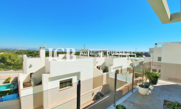 Revente - Villa -
Orihuela Costa - Villamartín