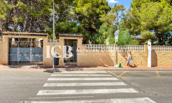 Revente - Villa -
Torrevieja