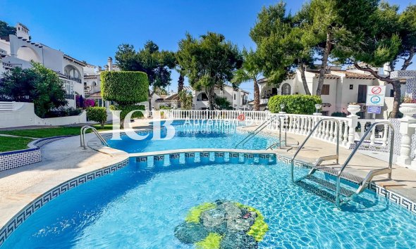 Revente - Appartement -
Torrevieja - Nueva Torrevieja - Aguas Nuevas