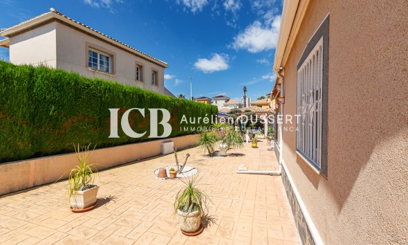 Revente - Maison individuelle -
Orihuela Costa - La Zenia