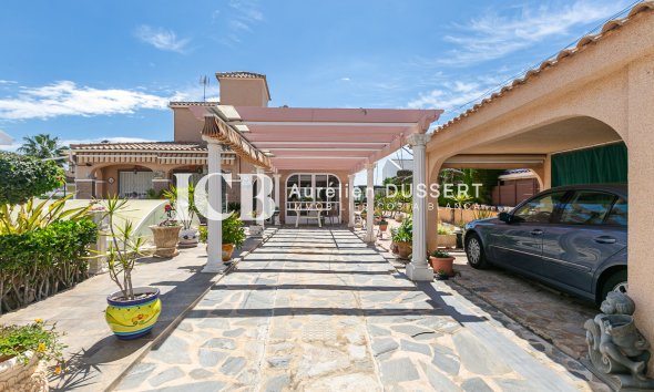 Revente - Maison individuelle -
Orihuela Costa - La Zenia