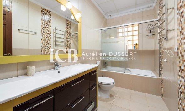 Revente - Villa -
Orihuela Costa - Campoamor