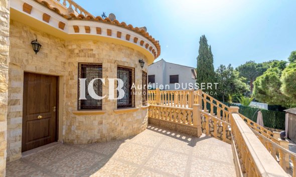 Revente - Villa -
Orihuela Costa - Campoamor