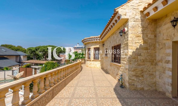 Revente - Villa -
Orihuela Costa - Campoamor