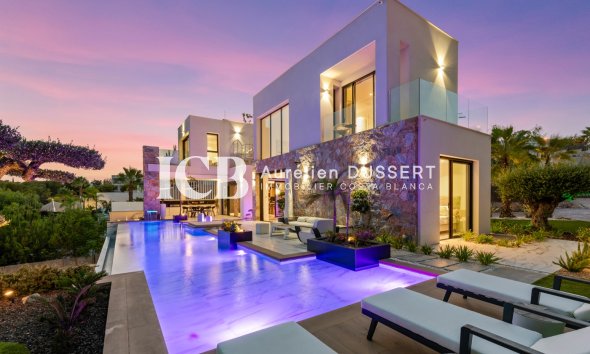 Resale - Villa -
Las Colinas Golf