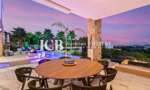 Resale - Villa -
Las Colinas Golf