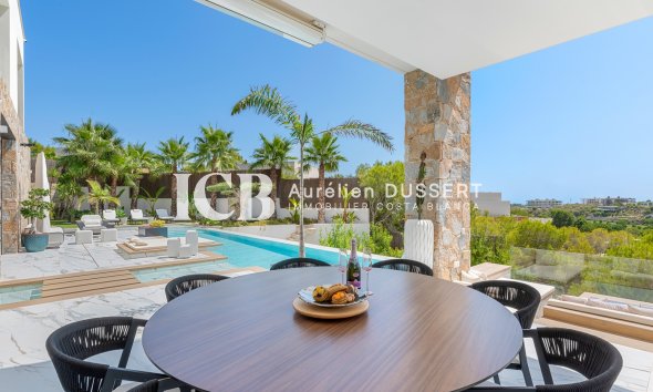 Resale - Villa -
Las Colinas Golf