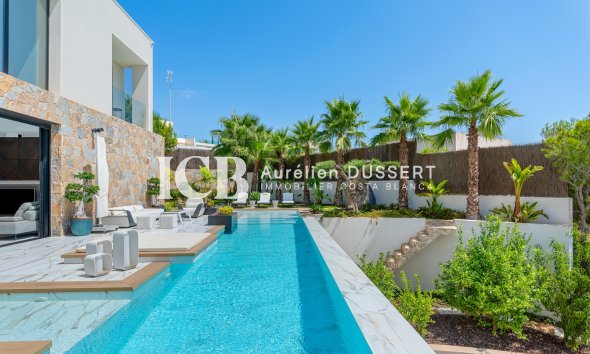 Resale - Villa -
Las Colinas Golf
