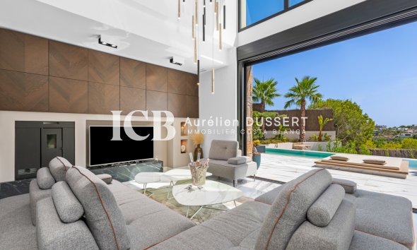 Resale - Villa -
Las Colinas Golf