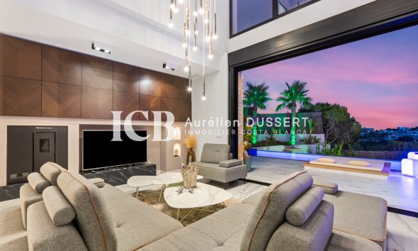 Resale - Villa -
Las Colinas Golf