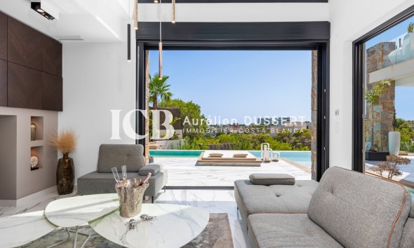 Resale - Villa -
Las Colinas Golf