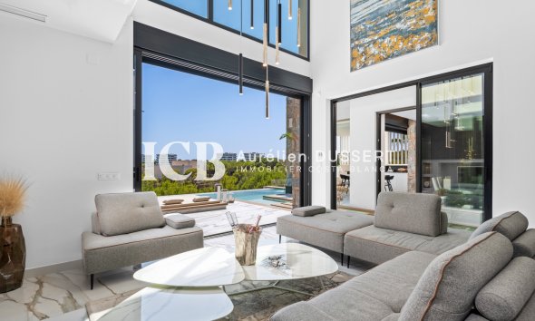 Resale - Villa -
Las Colinas Golf