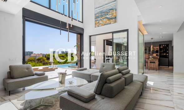 Resale - Villa -
Las Colinas Golf