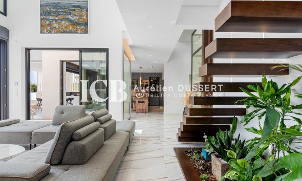 Resale - Villa -
Las Colinas Golf