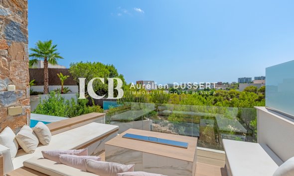 Resale - Villa -
Las Colinas Golf
