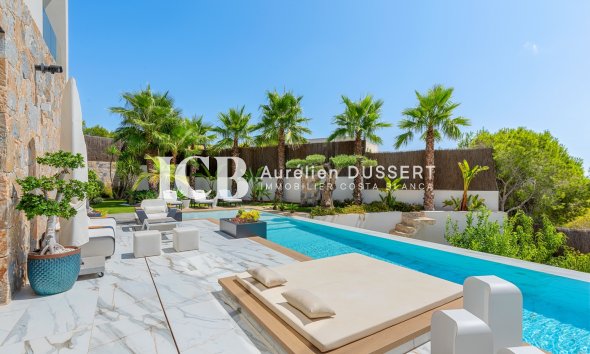Resale - Villa -
Las Colinas Golf