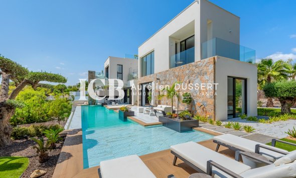 Resale - Villa -
Las Colinas Golf