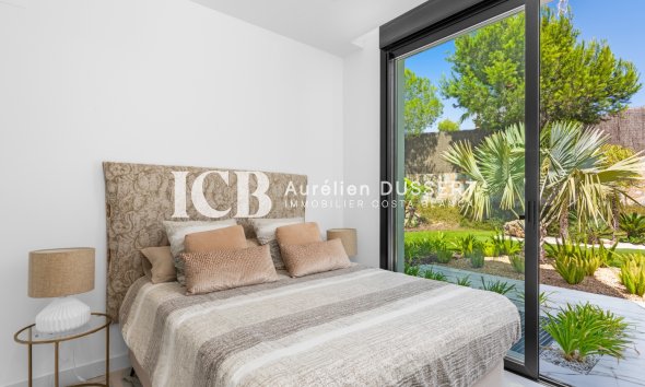 Resale - Villa -
Las Colinas Golf