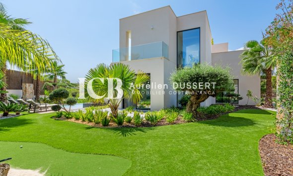 Resale - Villa -
Las Colinas Golf