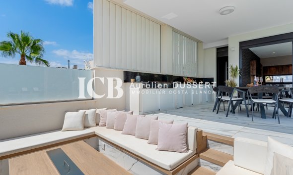 Resale - Villa -
Las Colinas Golf
