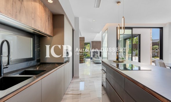 Resale - Villa -
Las Colinas Golf