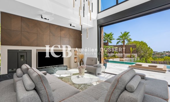 Resale - Villa -
Las Colinas Golf