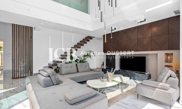 Resale - Villa -
Las Colinas Golf