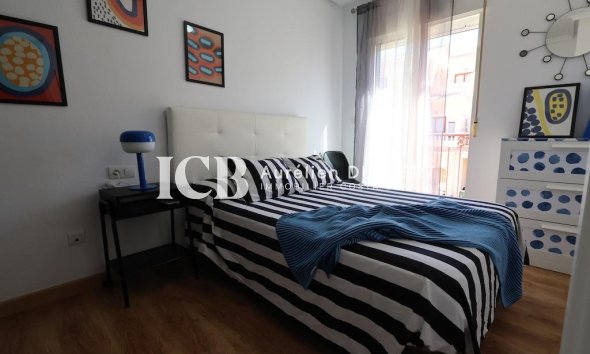 Revente - Maison mitoyenne -
Orihuela Costa - La Zenia