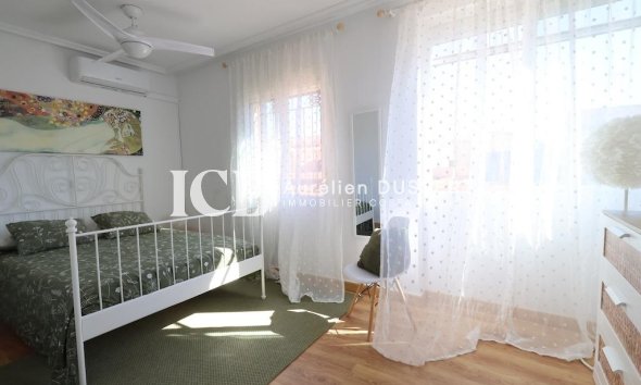 Revente - Maison mitoyenne -
Orihuela Costa - La Zenia