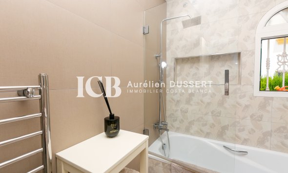 Revente - Maison individuelle -
Orihuela Costa - Los Dolses
