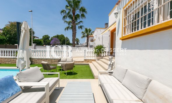 Revente - Maison individuelle -
Orihuela Costa - Los Dolses