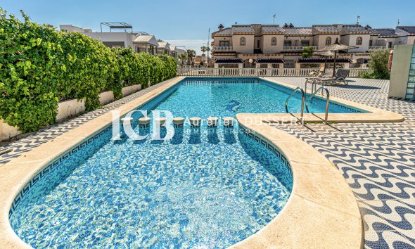 Reventa - Adosado -
Orihuela Costa - Playa Flamenca