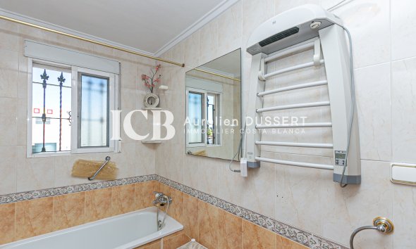 Revente - Maison mitoyenne -
Orihuela Costa - La Zenia