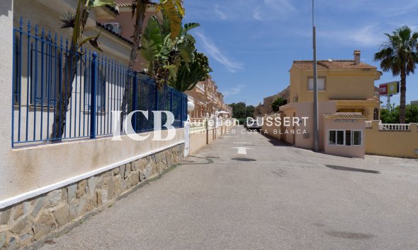 Reventa - Adosado -
Orihuela Costa - Playa Flamenca
