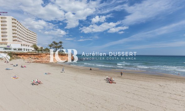 Reventa - Adosado -
Orihuela Costa - Playa Flamenca