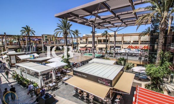 Reventa - Adosado -
Orihuela Costa - Playa Flamenca