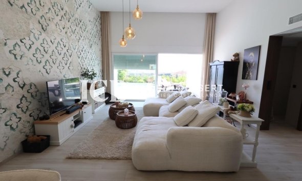 Resale - Villa -
Algorfa - La Finca Golf Resort