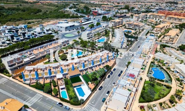 Resale - Townhouse -
Orihuela Costa - Campoamor
