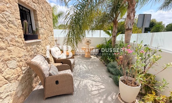 Resale - Villa -
Los Montesinos - La Herrada