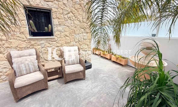 Resale - Villa -
Los Montesinos - La Herrada