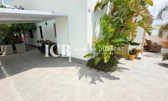 Resale - Villa -
Los Montesinos - La Herrada
