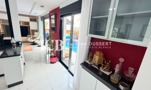 Resale - Villa -
Los Montesinos - La Herrada