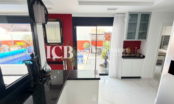 Resale - Villa -
Los Montesinos - La Herrada