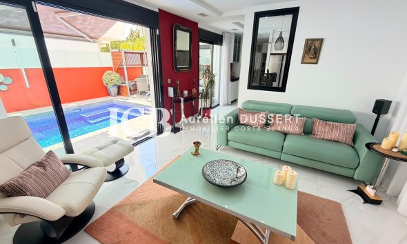 Resale - Villa -
Los Montesinos - La Herrada