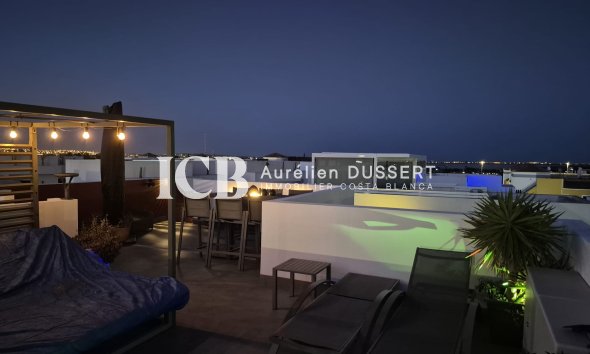 Resale - Villa -
Los Montesinos - La Herrada
