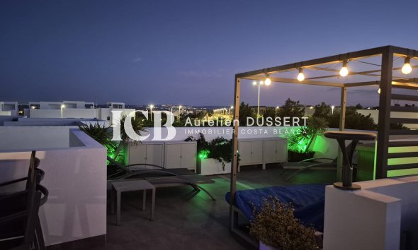 Resale - Villa -
Los Montesinos - La Herrada