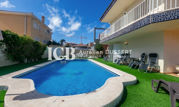 Revente - Maison individuelle -
Orihuela Costa - La Zenia