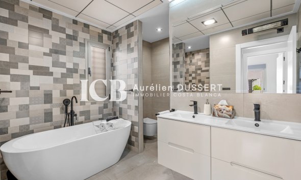Revente - Villa -
Orihuela Costa - Villamartín